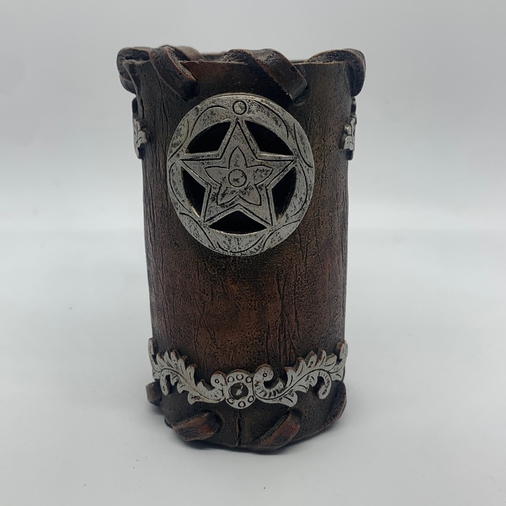 Pen Holder